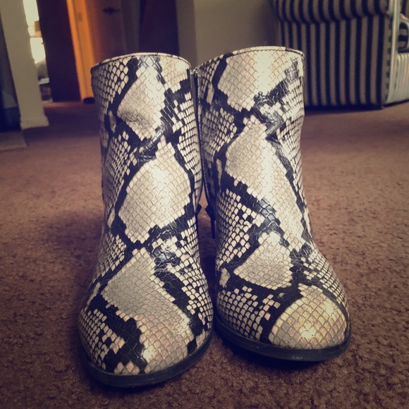 womens snakeskin ankle boots